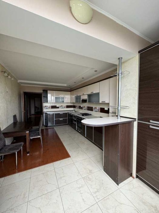 Тристаен имот в кв.Редута