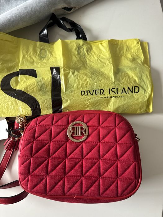 Червена чанта с дълга дръжка и златно лого  River Island