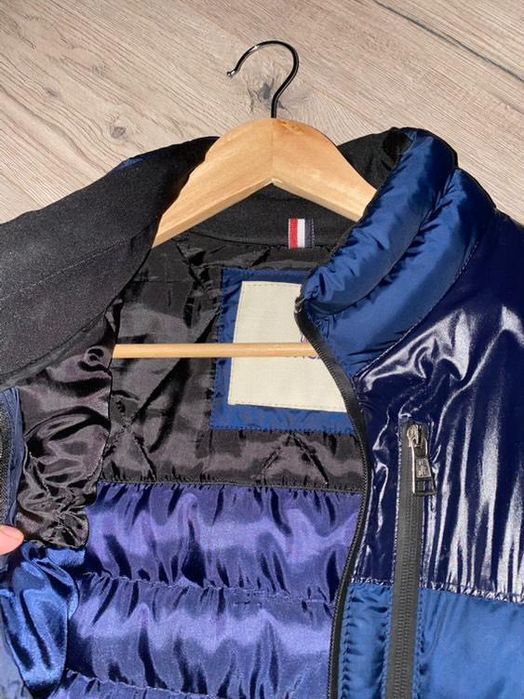 Geaca Moncler albastra