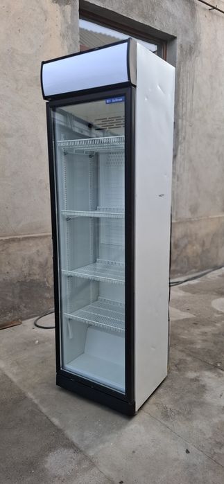 Витринный холодильник