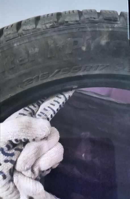 Продам шины зимние Hankook 215/55/17