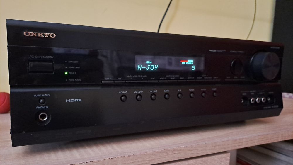 Усилвател/ ресийвър Onkyo + колони JBL