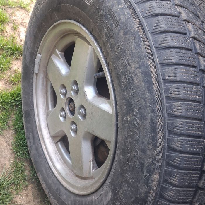 Гуми с джанти 235 70 16