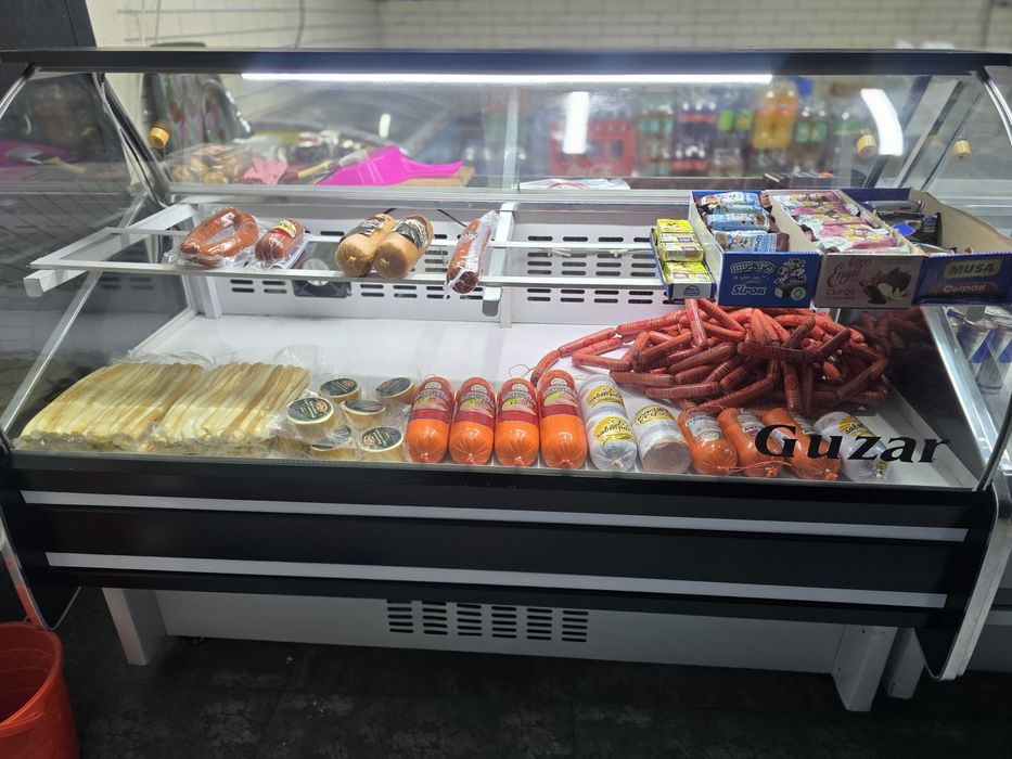 Продам витринные холодильники.