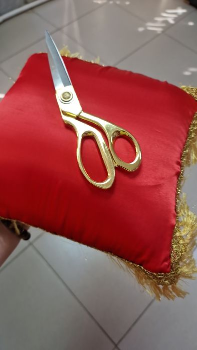 Мольберты.Подушка ножницы плакат