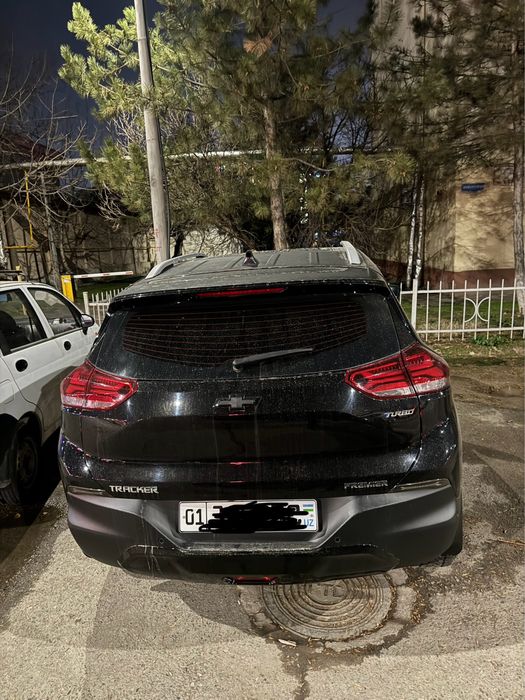 2023 Tracker premier