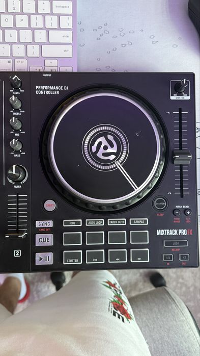 DJ контролер Numark Mixtrack PRO FX DJ