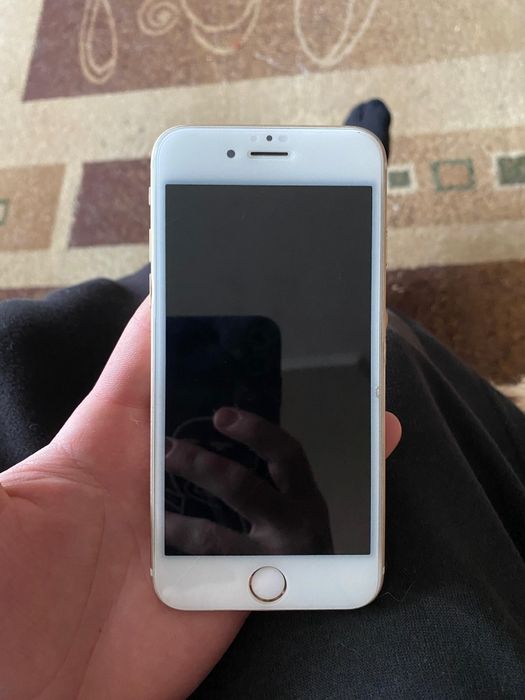 В продаже  айфон 6