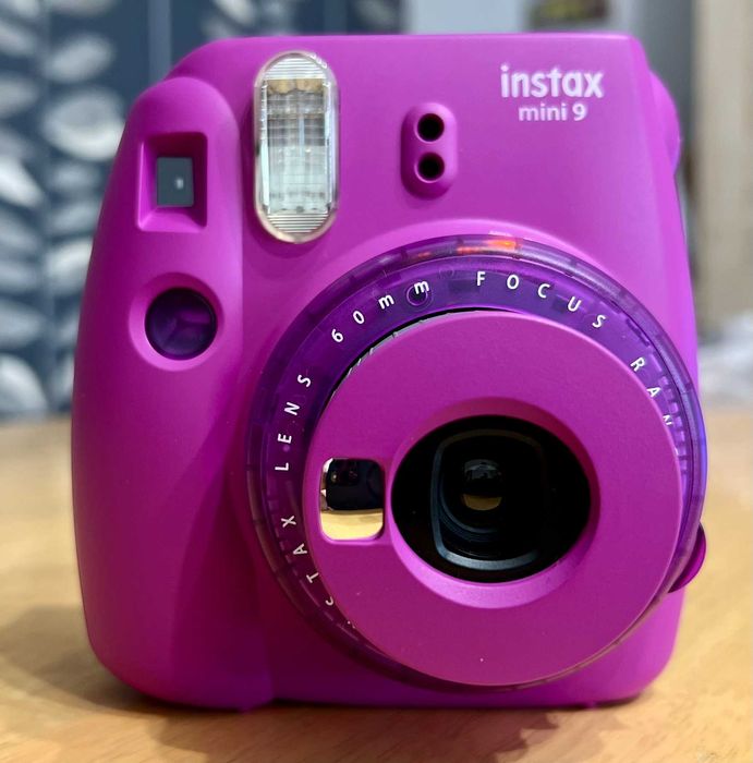 Aparat foto Fujifilm Instax Mini 9 – Fotografii instant și distracție!