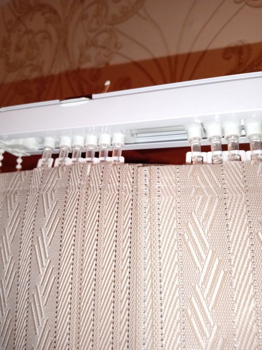 Продам жалюзи вертикальные  80*180 - 2 шт.