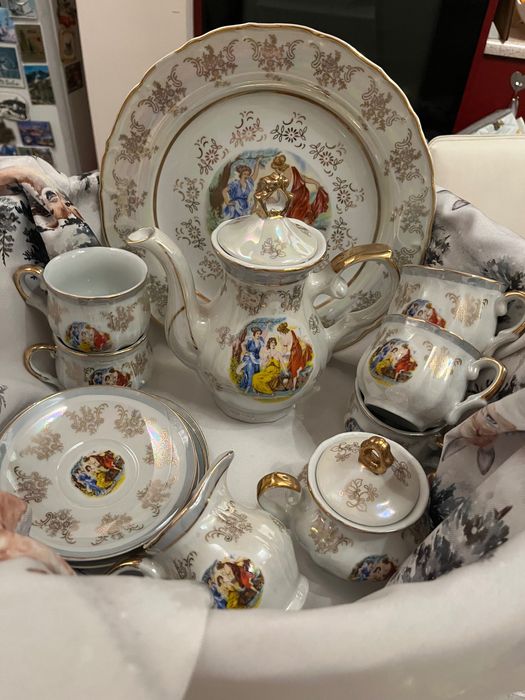 Бароков порцеланов сервиз