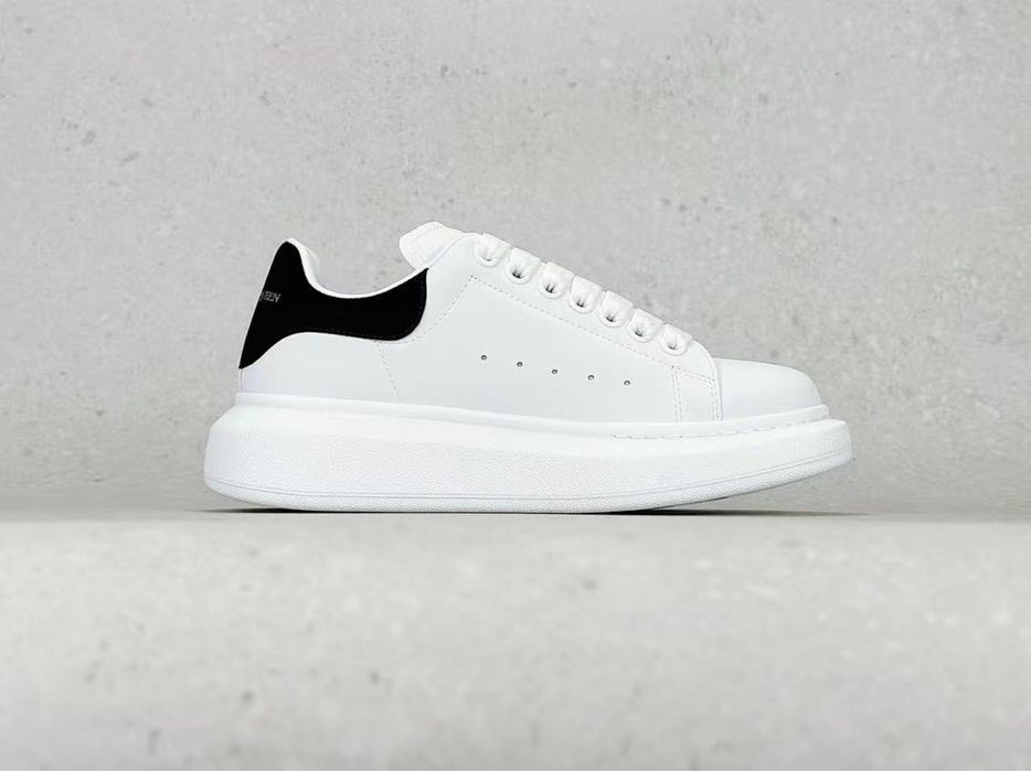 Alexander McQueen Oversized Sneaker – White/ Black Poze Reale