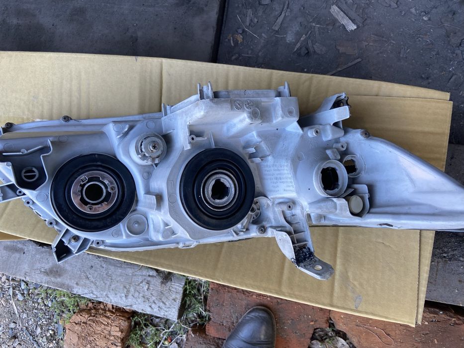 Оптика на камри 40