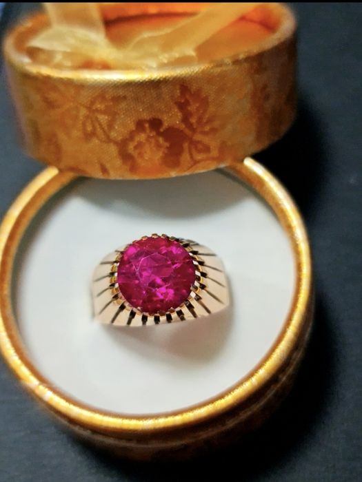 Золотое советское кольцо с рубином 583 пробы
