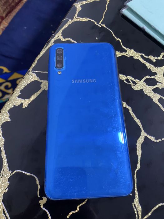 Самсунг А50 64гб