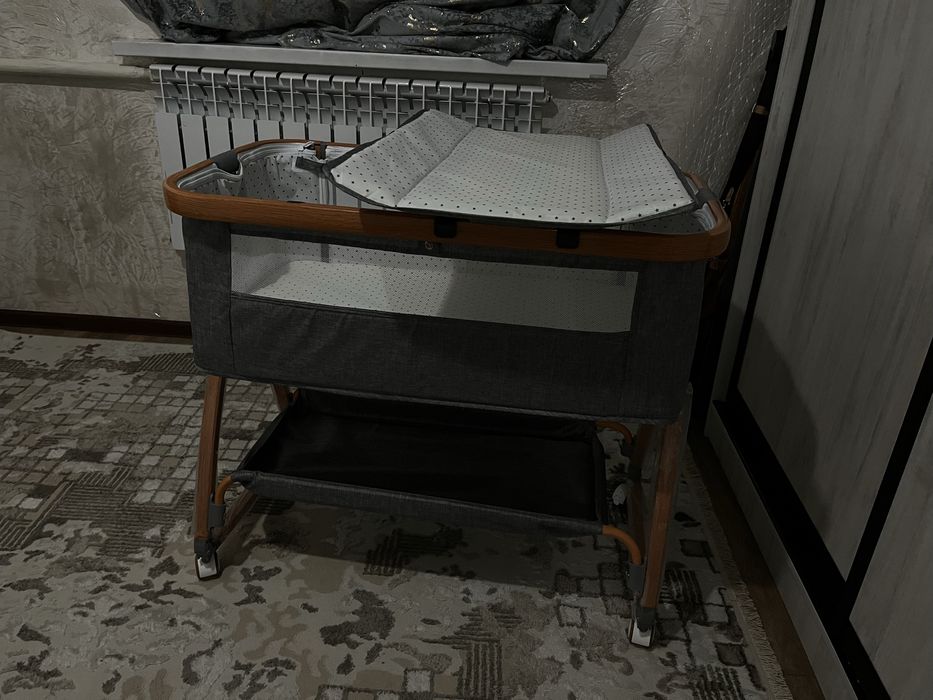 Продается манеж.