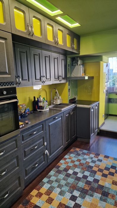 Închiriez apartament 3 camere