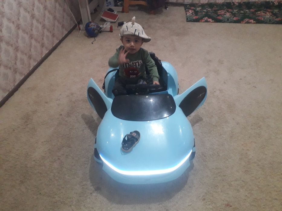 O'yinchoq Mashina sotiladi