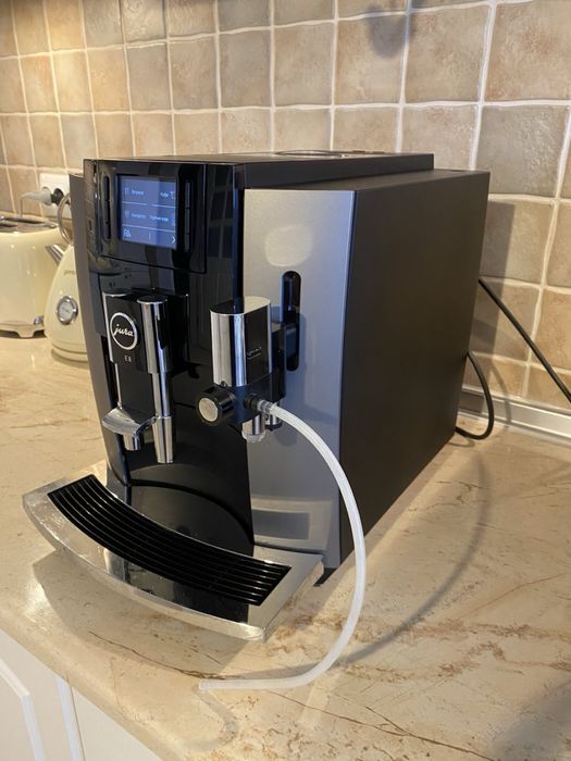 Кафемашина Jira E8