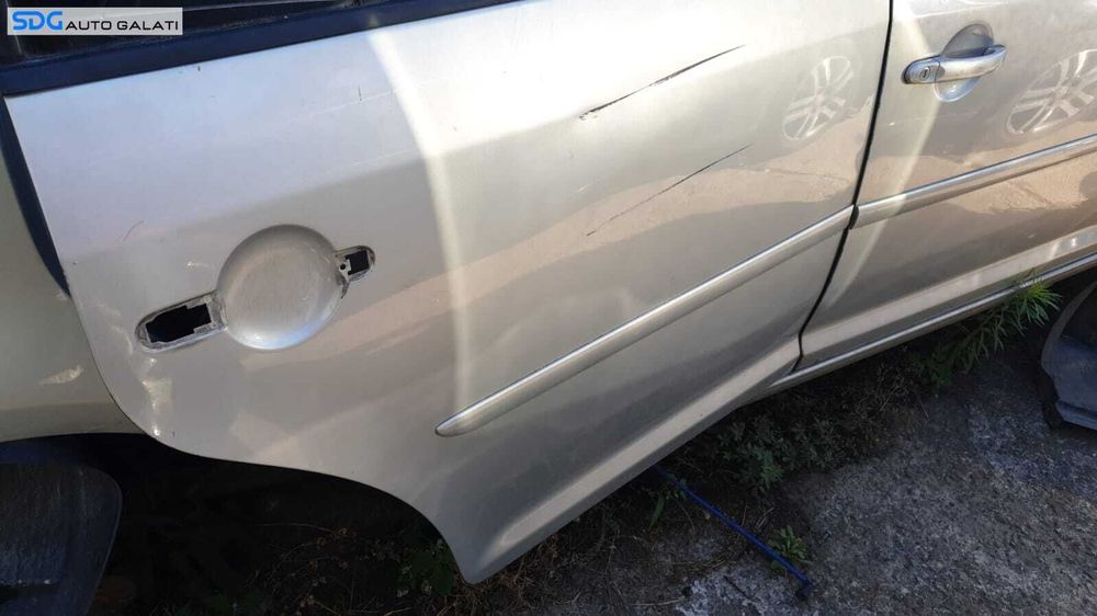 Usa Usi Portiera Portiere Dreapta Spate Dezechipata cu Defect Volkswagen Touran 1T2 2007 - 2010 Culoare LR7L