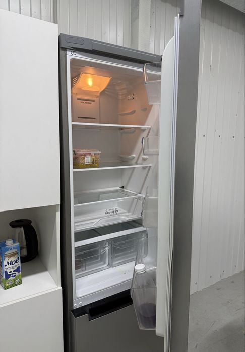 Холодильник продам INDESIT