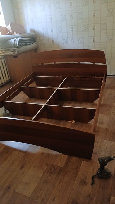 Спальный гарнитур