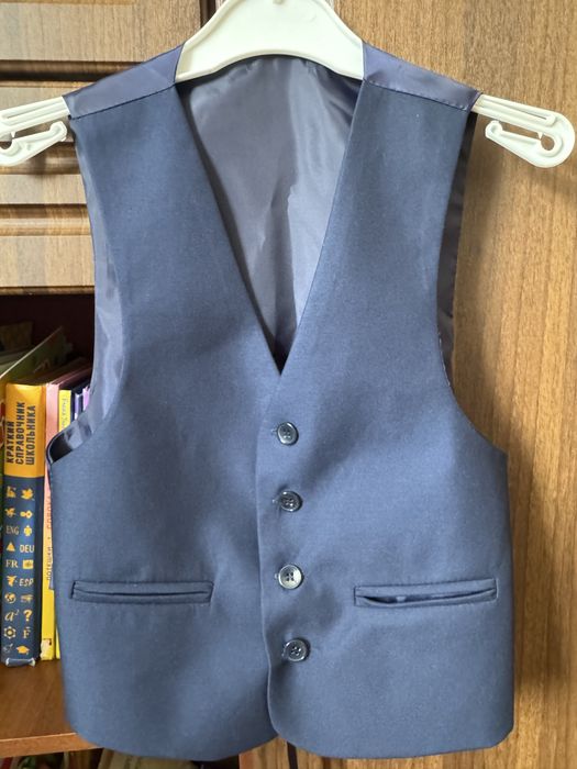 Классический синий костюм