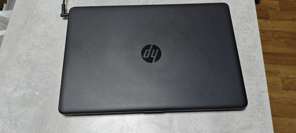 Ноутбук hp  i3/ssd/новая батарея