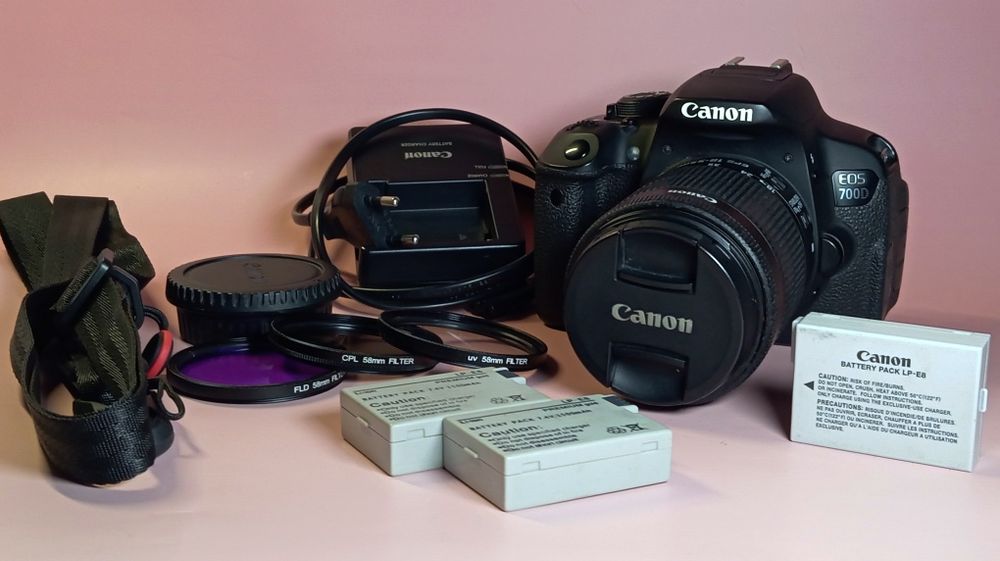 Canon EOS 700D DSLR