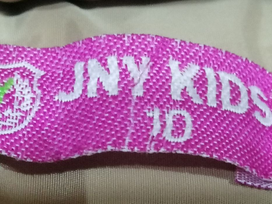 Продавам Якета за момиче