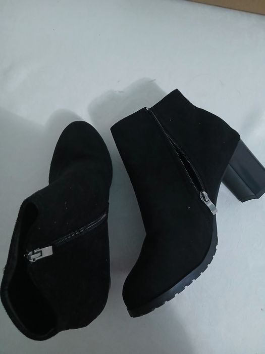 Продам осенью обувь