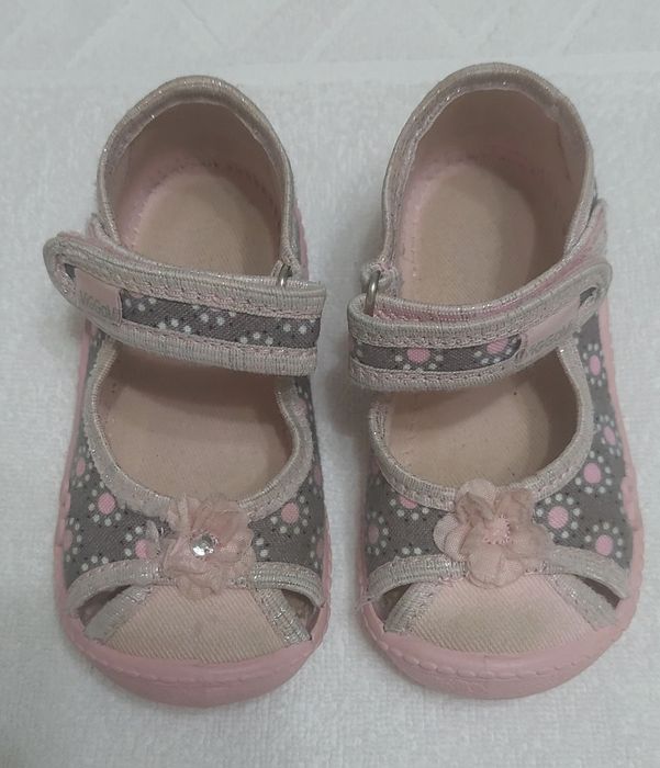 Детски светещи сандалки No 25, пантофки No 24,клинче за 6+