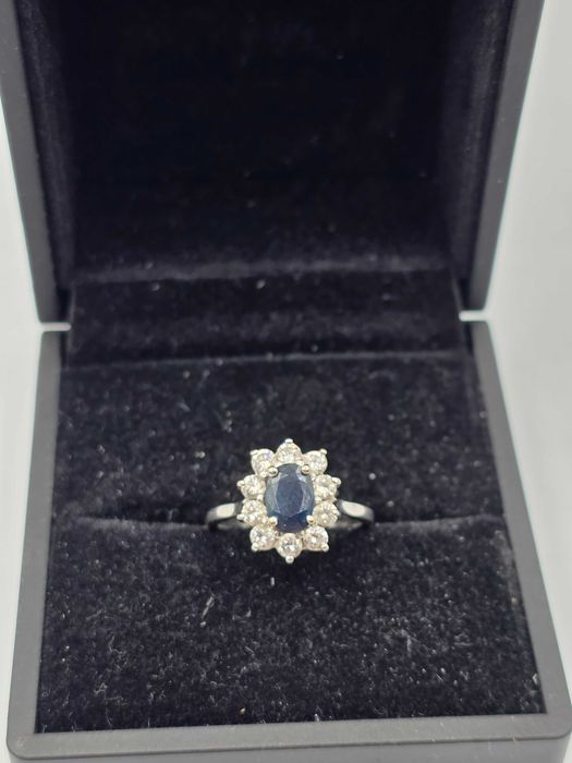 Inel Aur 18K cu Diamante si Safir