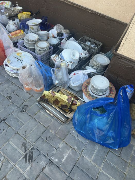 Посуда , пьялки, чашки, тарелки , разносы.