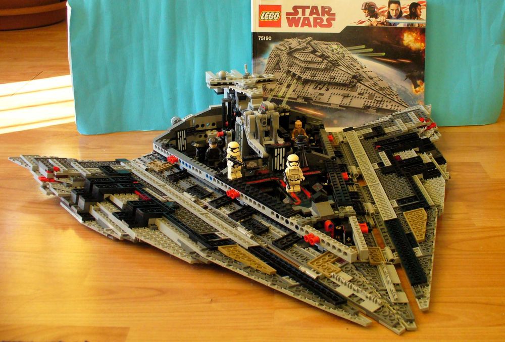 LEGO Star Wars - модели 75190 и 75179