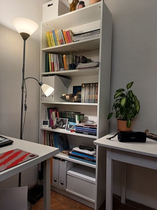 Mobilă Ikea albă foarte bună