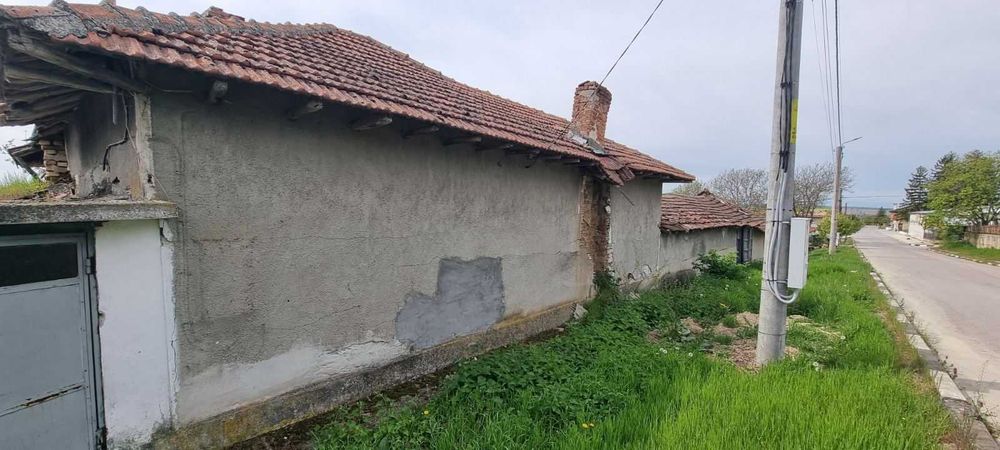 1866-Продава се едноетажна масивна къща в село Радинград!