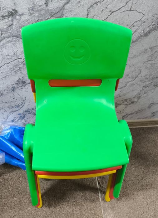 Детские столы и стулья