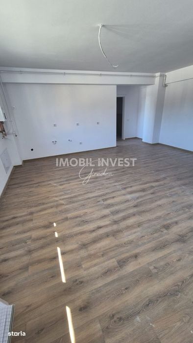 Apartament de vanzare cu 3 camere, bloc nou, parter, parcare inclusa