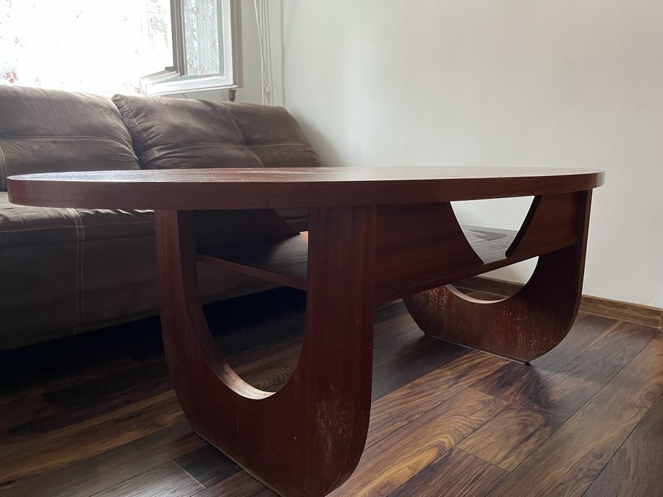 Елипсовидна холна дървена маса