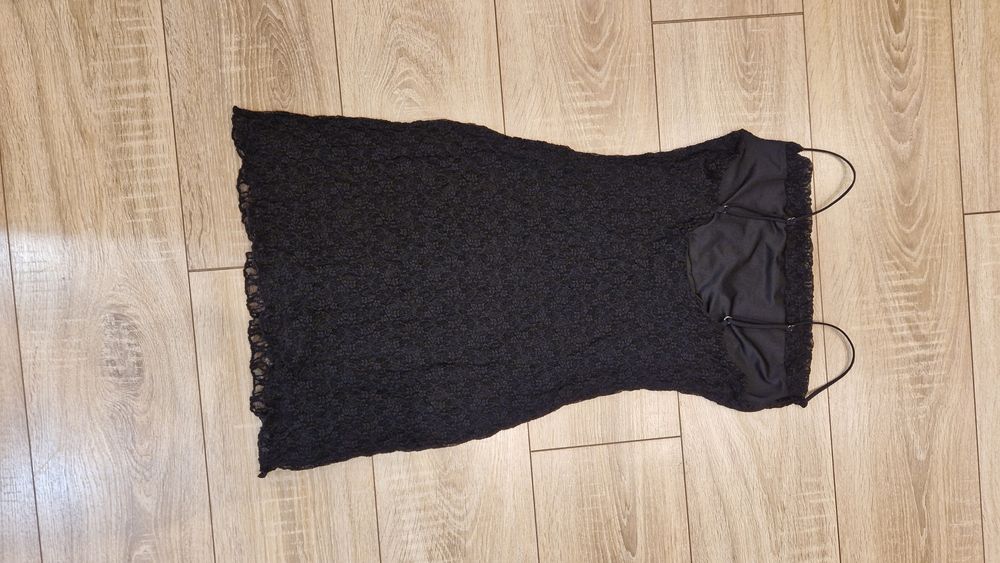 Малка черна рокля