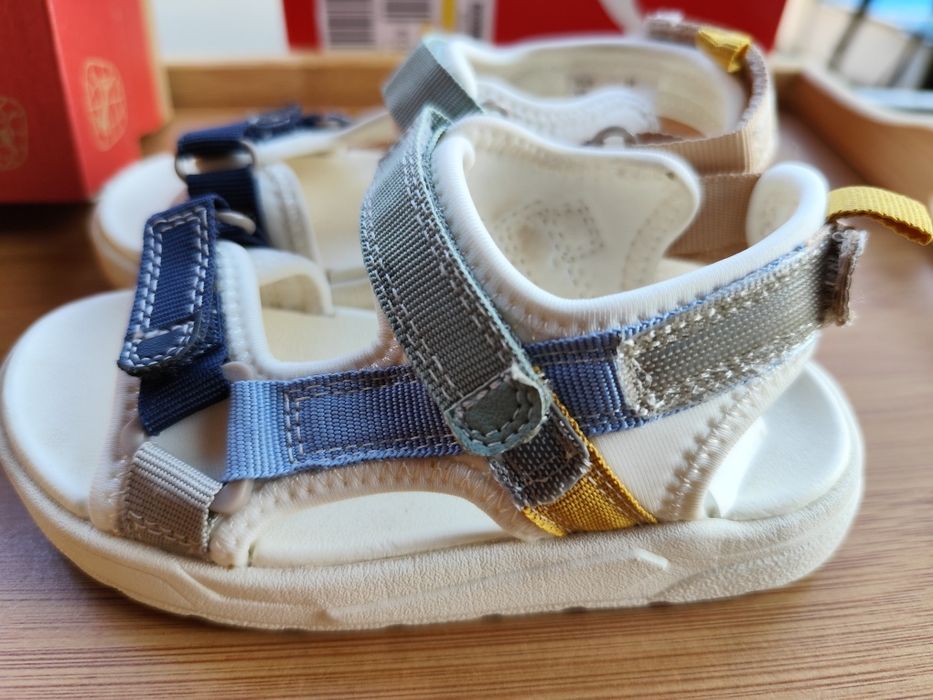 Детски сандали H&M.Номер 24