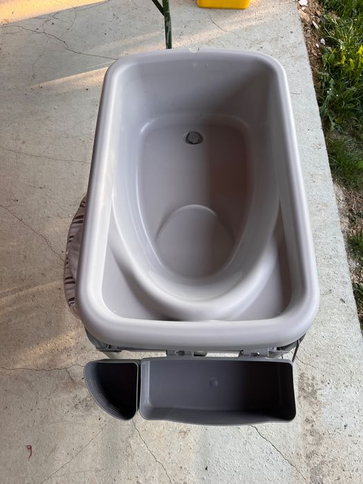 Cadita cu masa de infasat Chicco