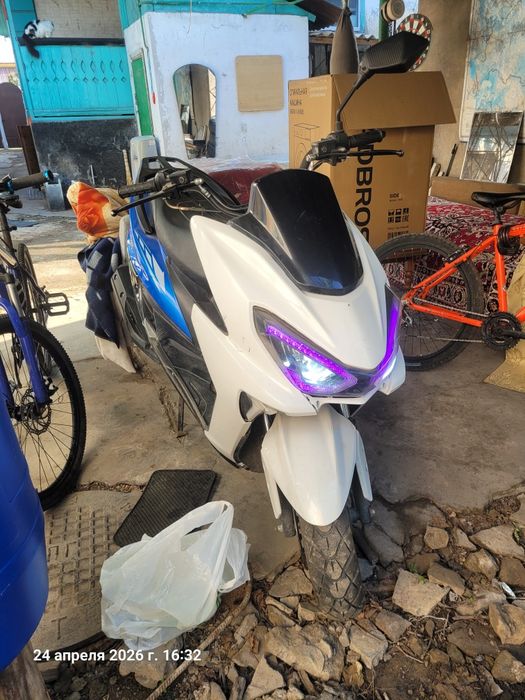 Продам Maxi скутер 150 куб