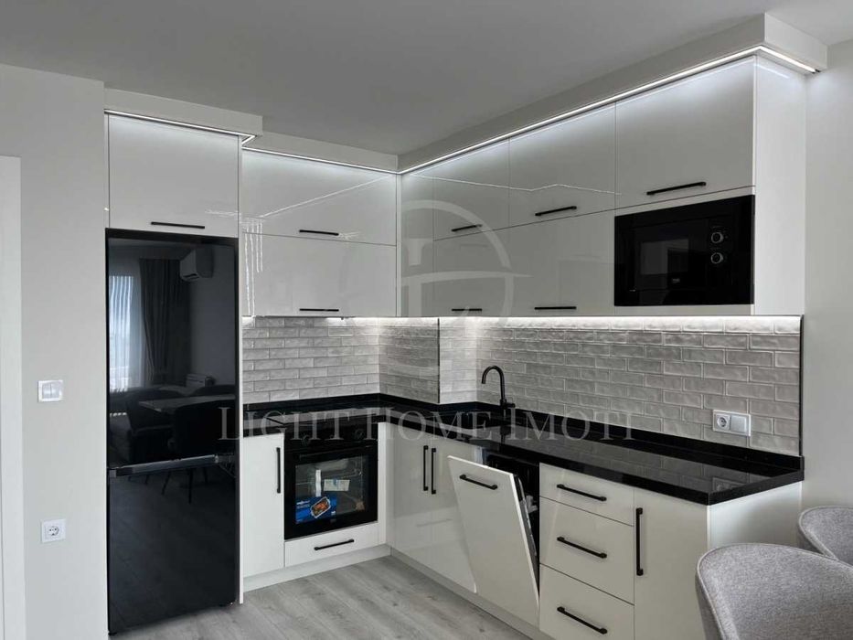 Продава се Двустаен апартамент в Пловдив, Христо Смирненски - 75 кв.м за 2448 €/кв.м - Снимка #4