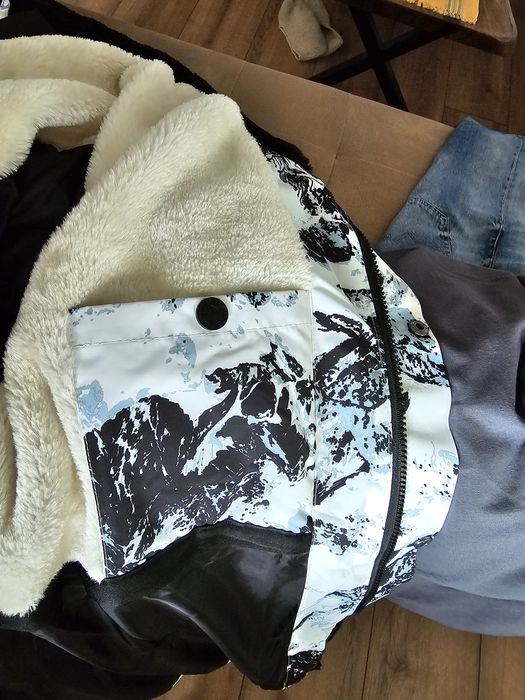 Продавам мъжко зимно яке CANADA