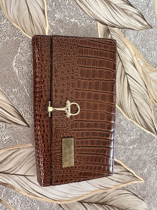 Дамки портфейл и малка чанта