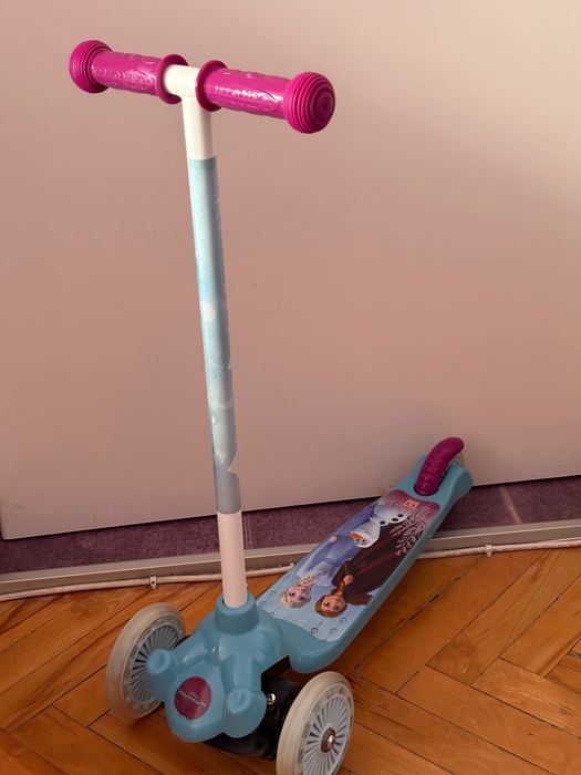 Тротинетка Frozen на Mondo