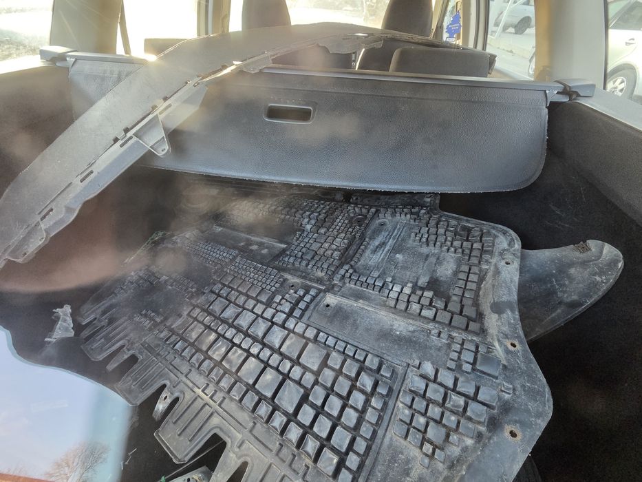 VW Golf 6 1.6 TDI (НА ЧАСТИ)