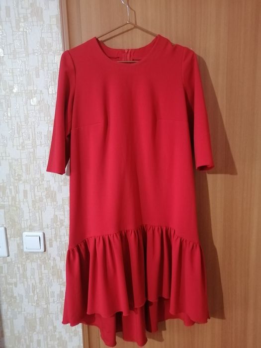 Продам платья размер 48